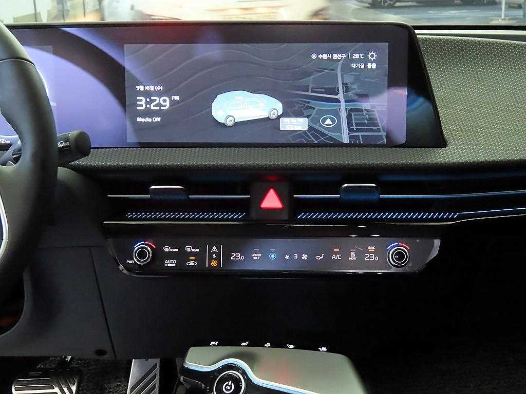 Kia EV6 — photo 11