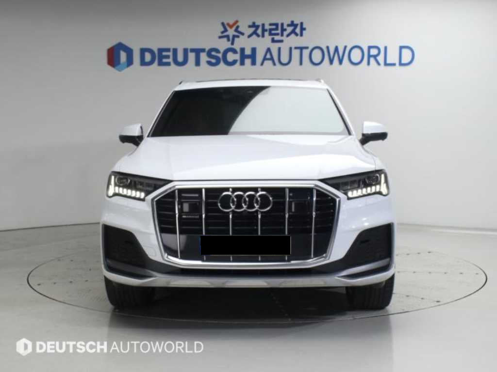 Audi Q7 — photo 03