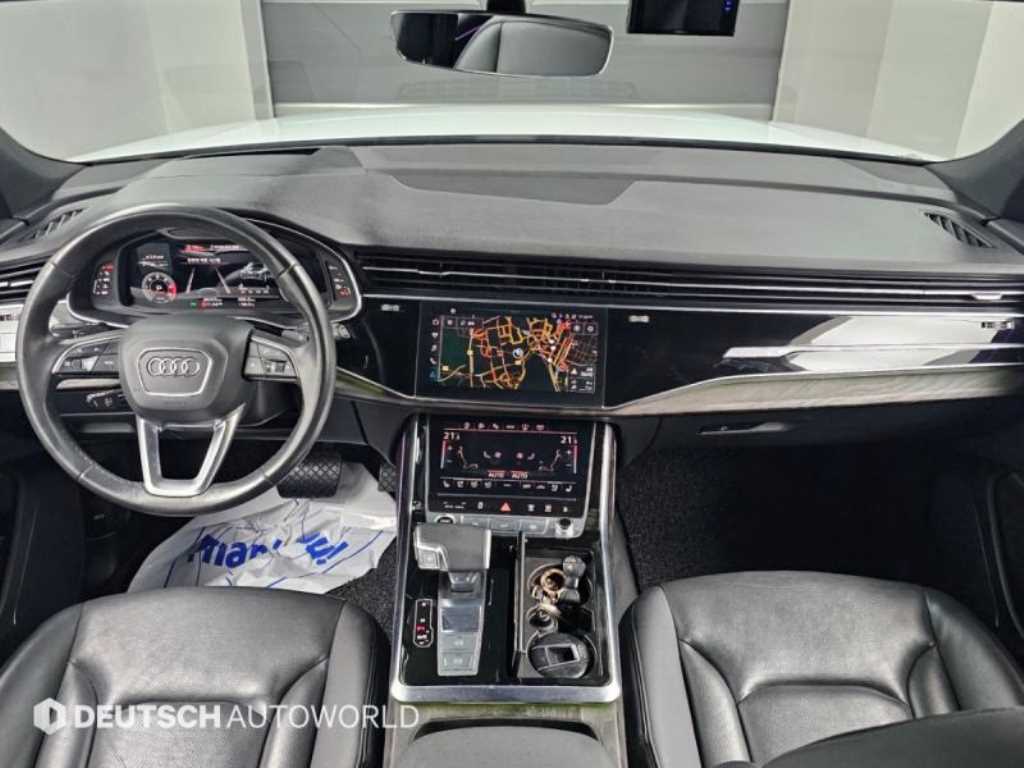 Audi Q7 — photo 07