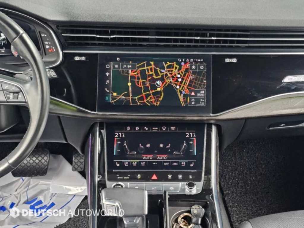 Audi Q7 — photo 14