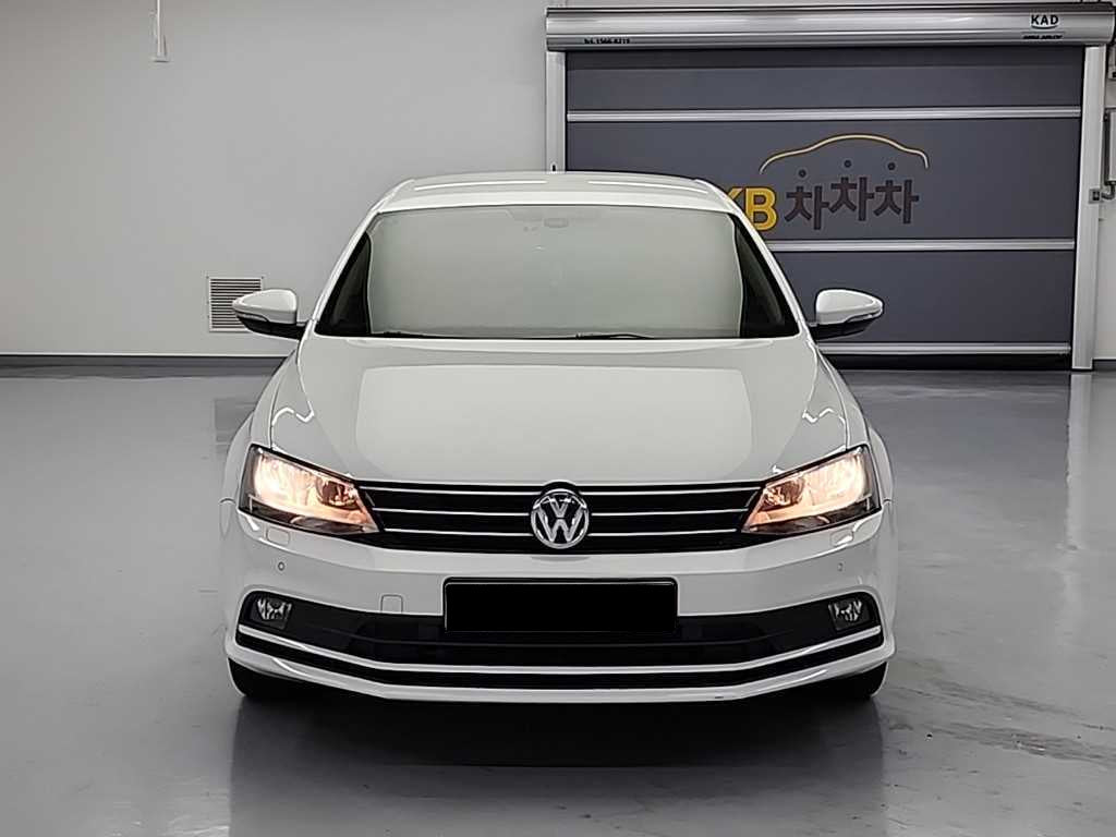 Volkswagen Jetta — photo 02