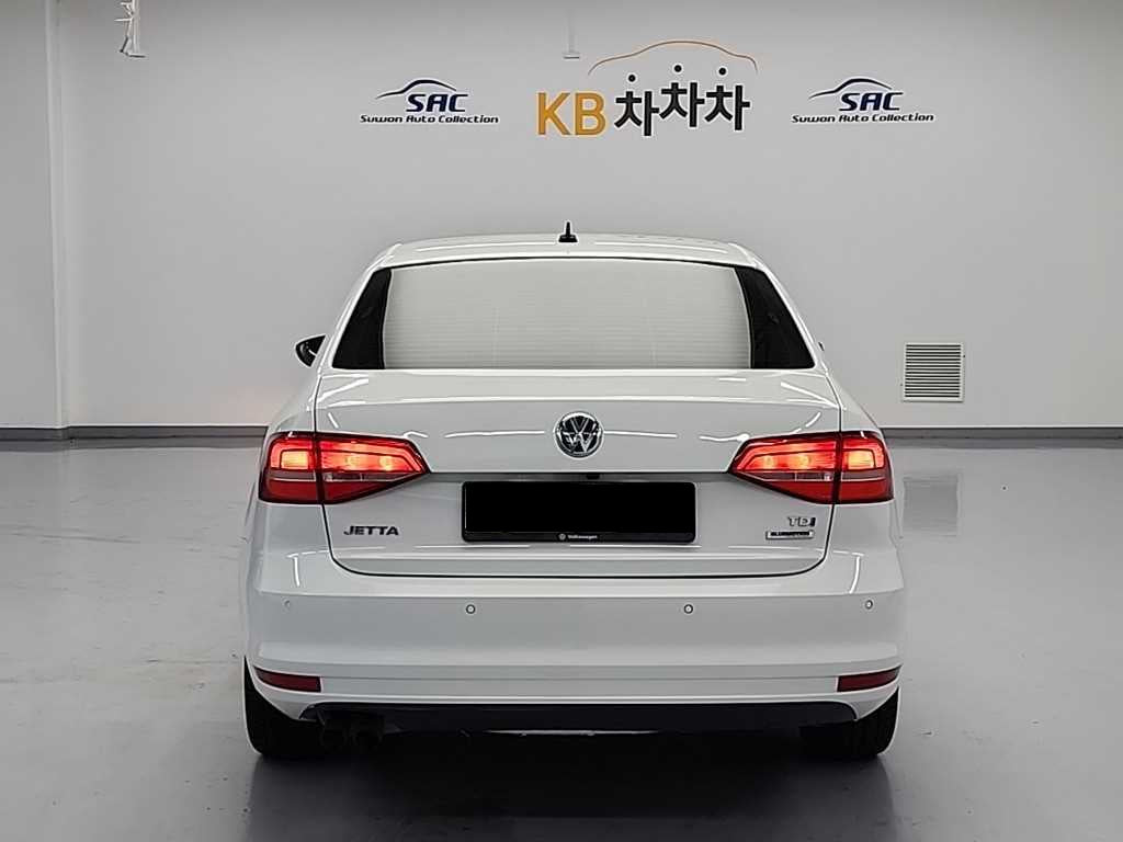 Volkswagen Jetta — photo 03