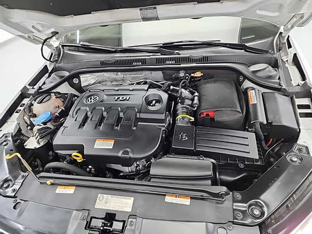 Volkswagen Jetta — photo 05