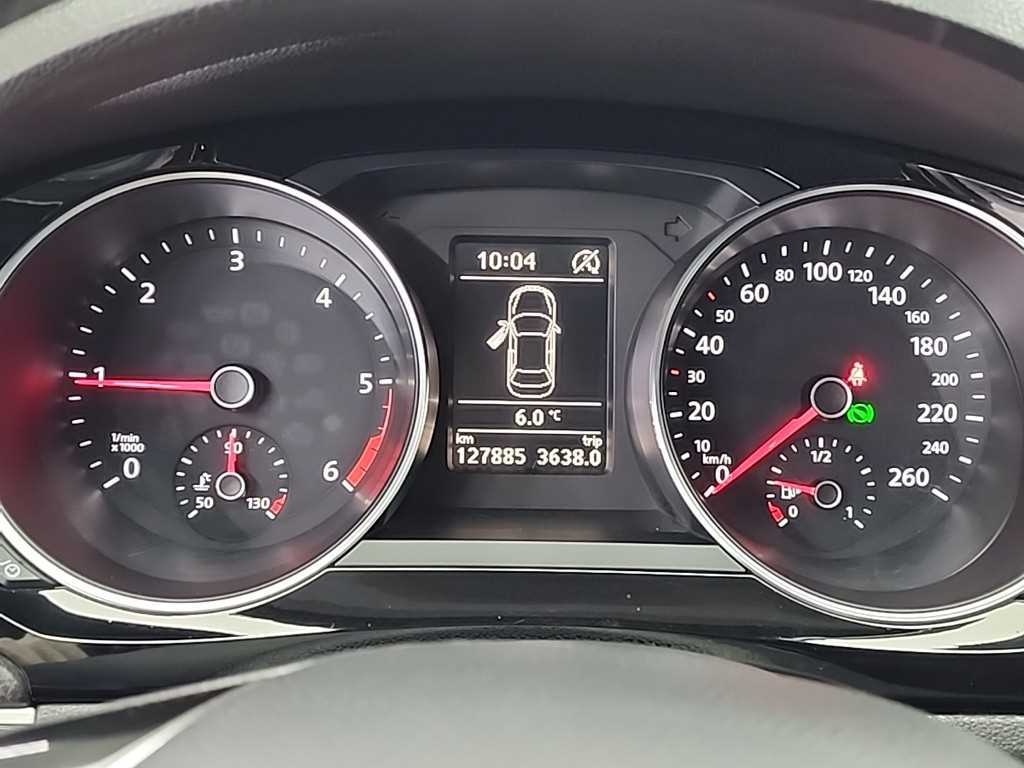 Volkswagen Jetta — photo 06