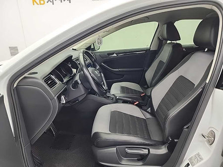 Volkswagen Jetta — photo 11