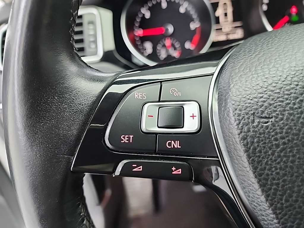 Volkswagen Jetta — photo 16