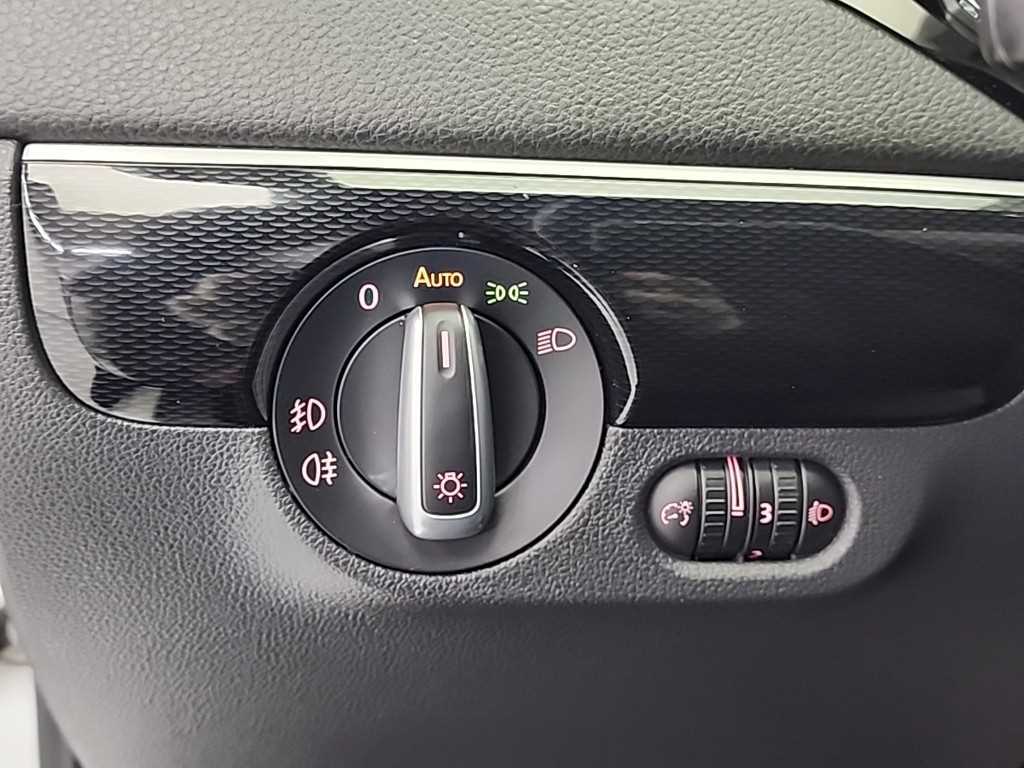 Volkswagen Jetta — photo 17