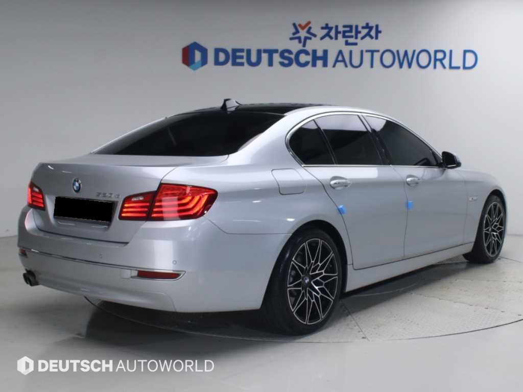 BMW 5-Series — photo 02
