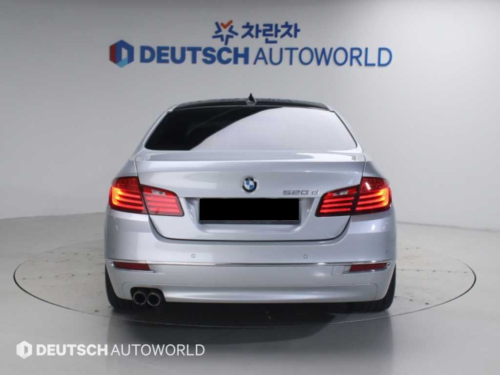 BMW 5-Series — photo 04