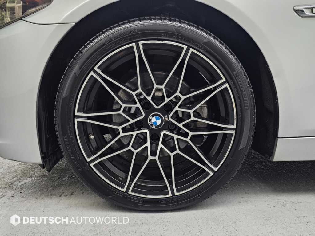 BMW 5-Series — photo 05