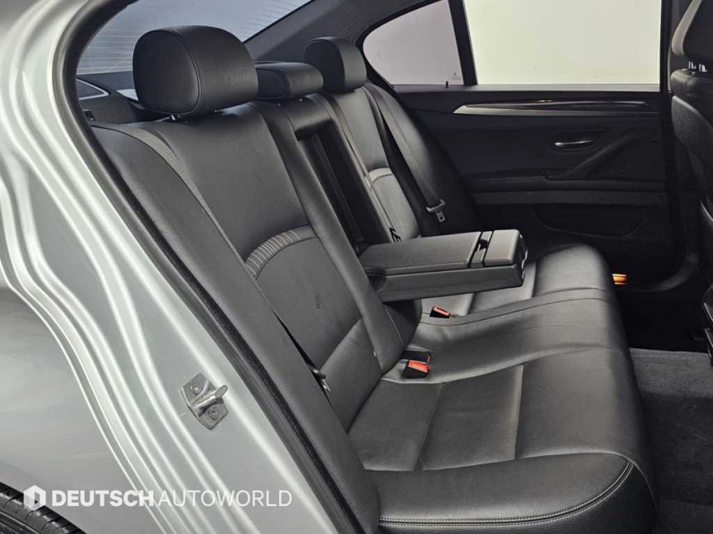 BMW 5-Series — photo 12