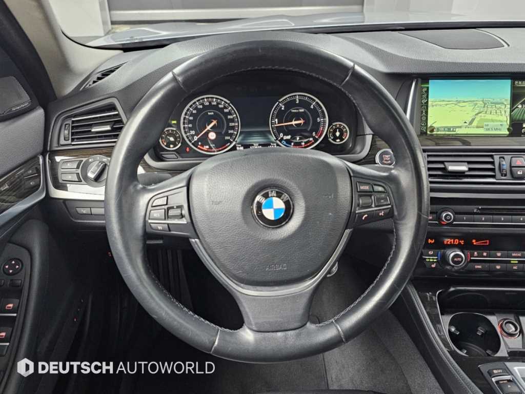 BMW 5-Series — photo 13
