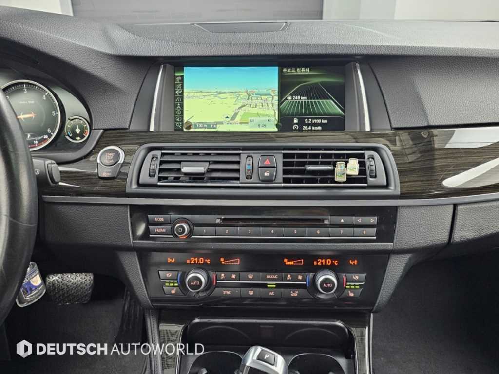BMW 5-Series — photo 14