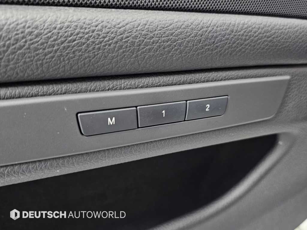BMW 5-Series — photo 18