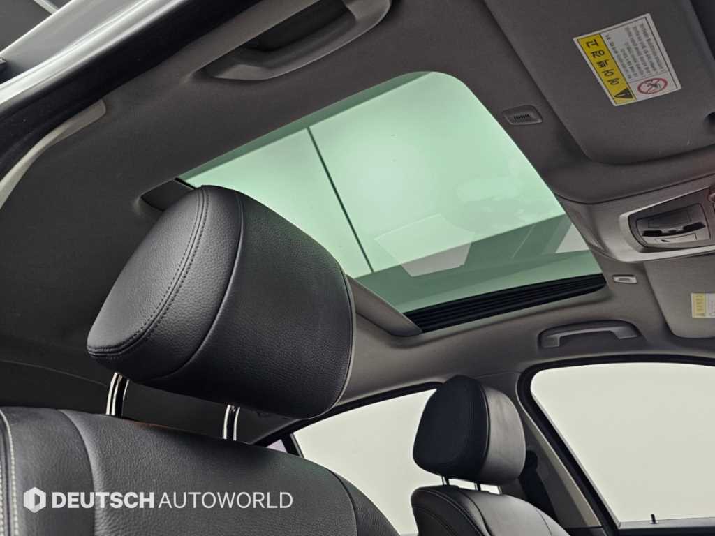 BMW 5-Series — photo 19