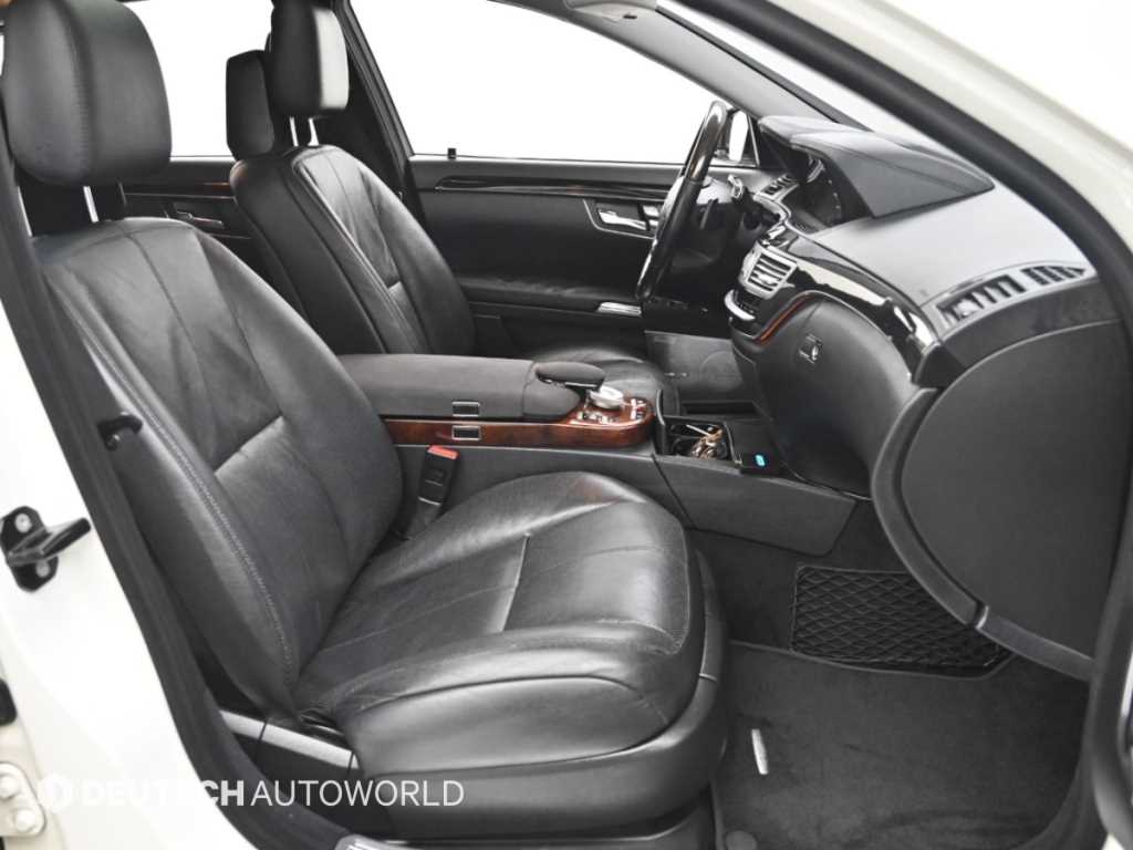 Mercedes-Benz S-Class — photo 10