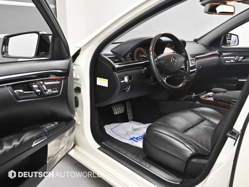 Mercedes-Benz S-Class — photo 11