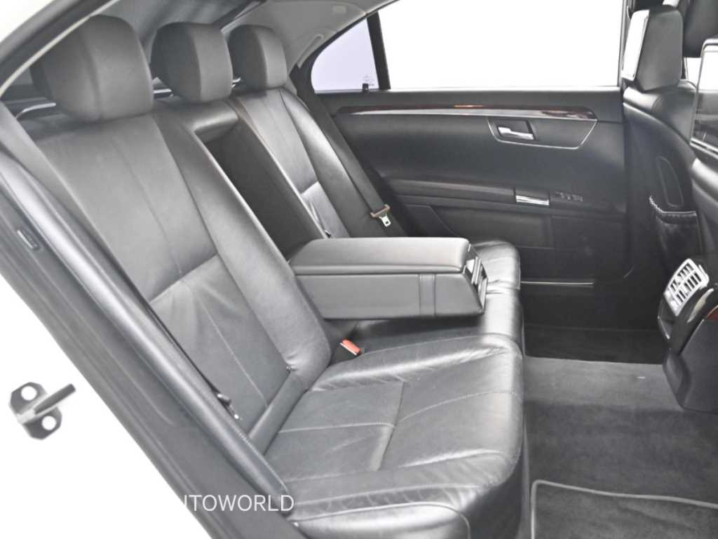 Mercedes-Benz S-Class — photo 12