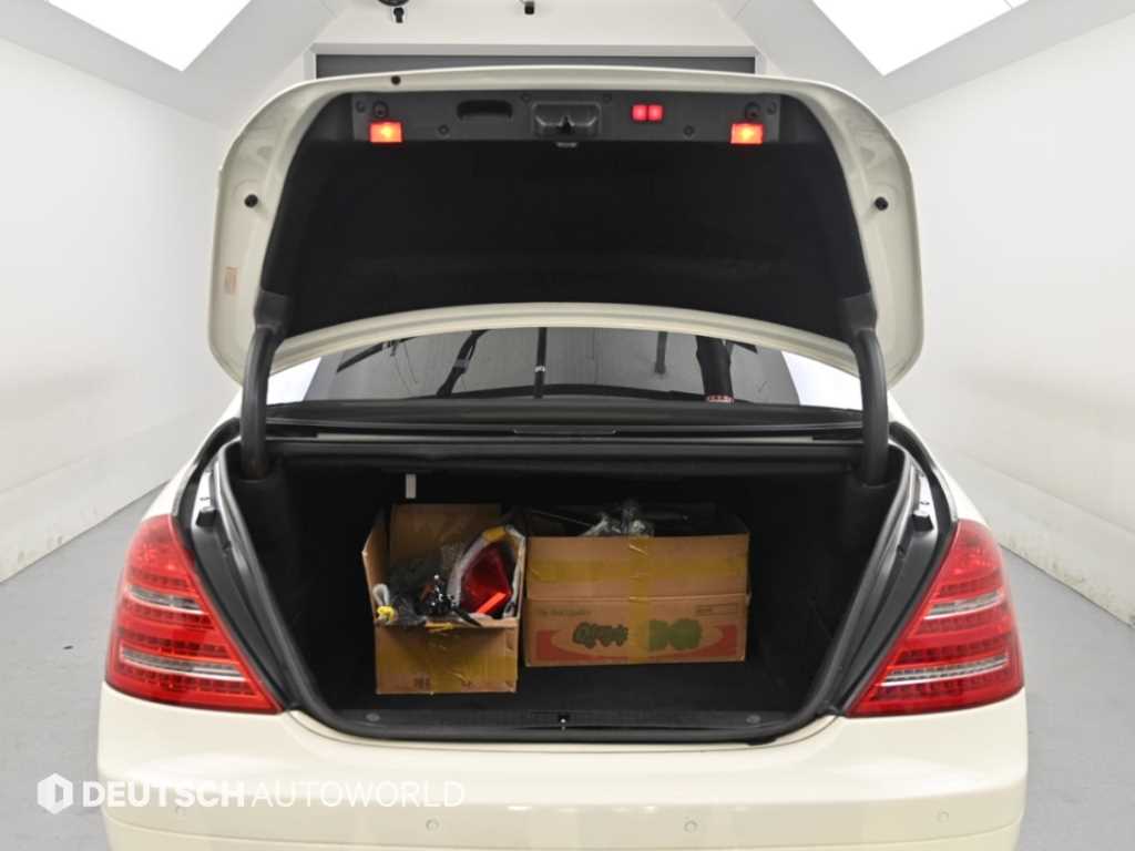 Mercedes-Benz S-Class — photo 19