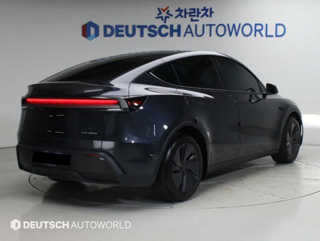 Tesla Model Y — photo 02