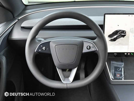 Tesla Model Y — photo 13