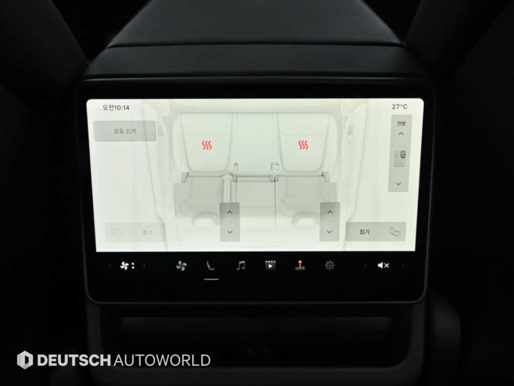 Tesla Model Y — photo 16