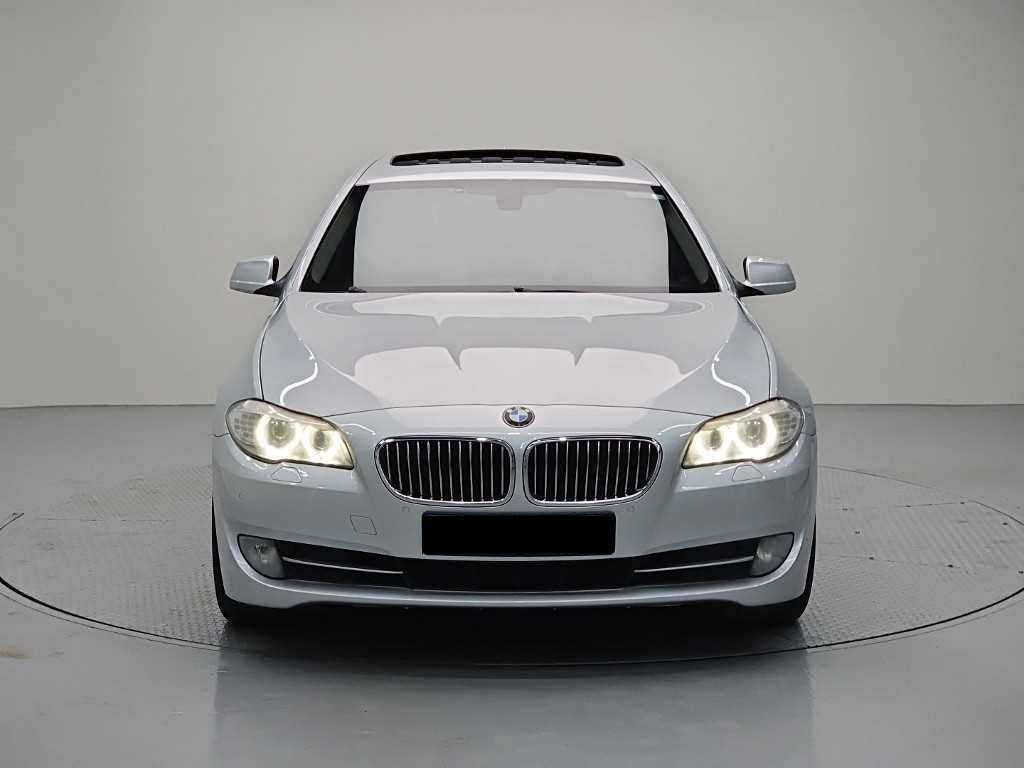 BMW 5-Series — photo 02