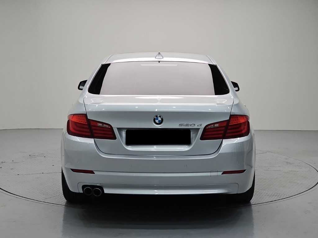BMW 5-Series — photo 03