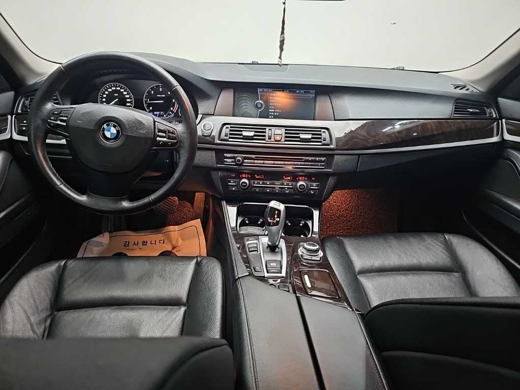 BMW 5-Series — photo 07