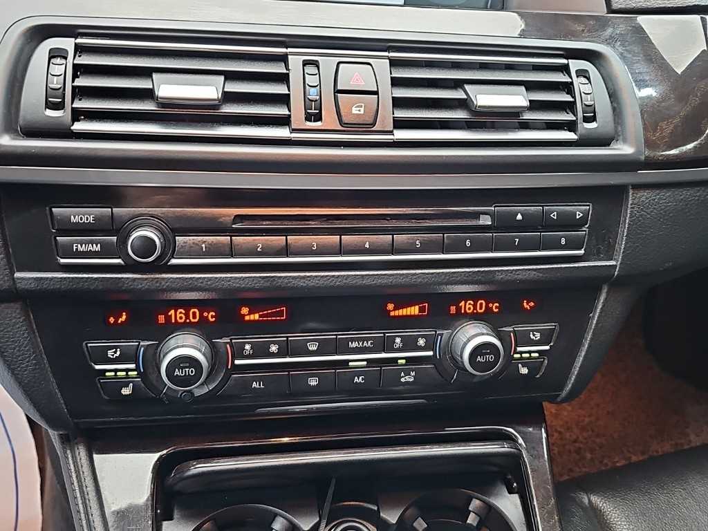 BMW 5-Series — photo 10