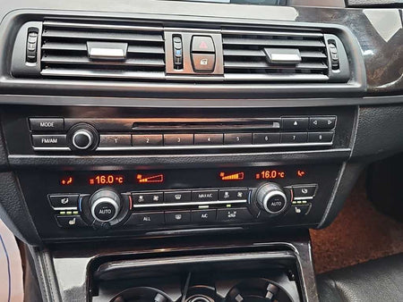 BMW 5-Series — photo 10