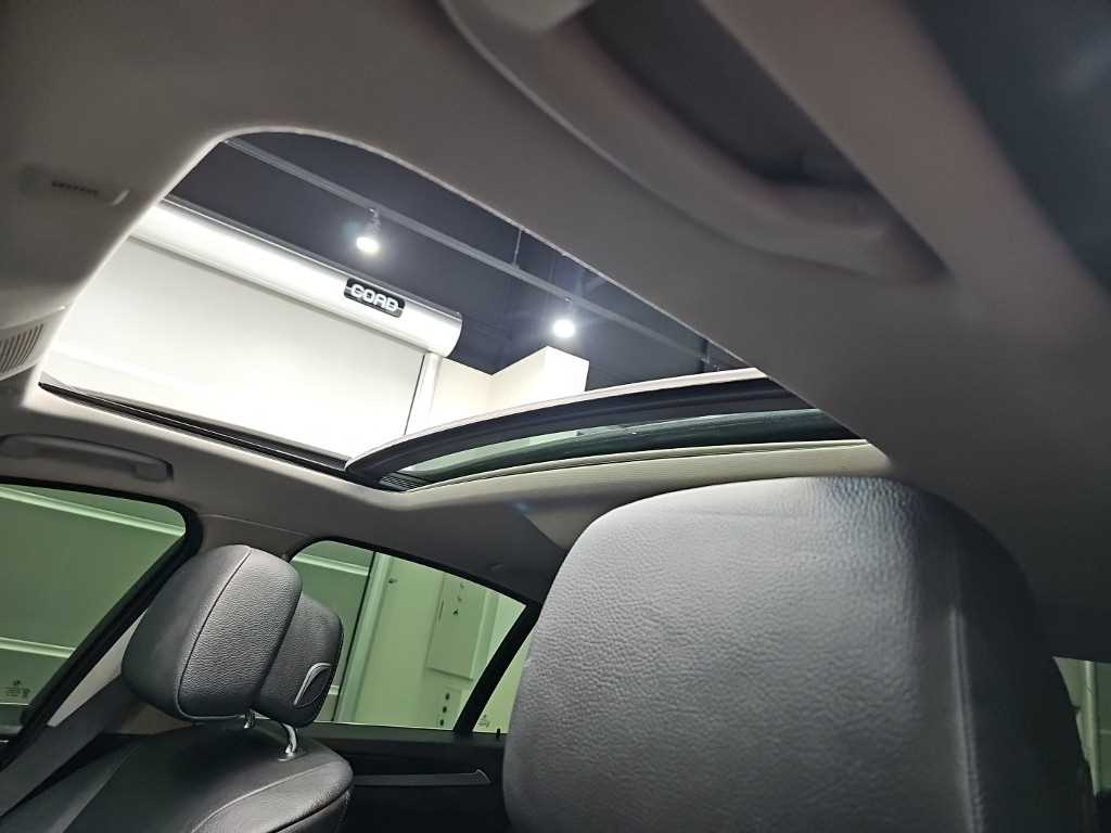 BMW 5-Series — photo 13