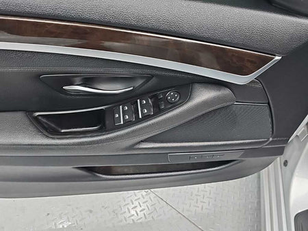 BMW 5-Series — photo 16