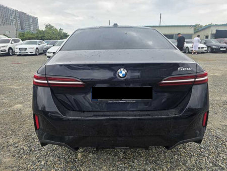 BMW 5-Series — photo 02