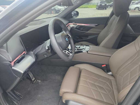 BMW 5-Series — photo 04