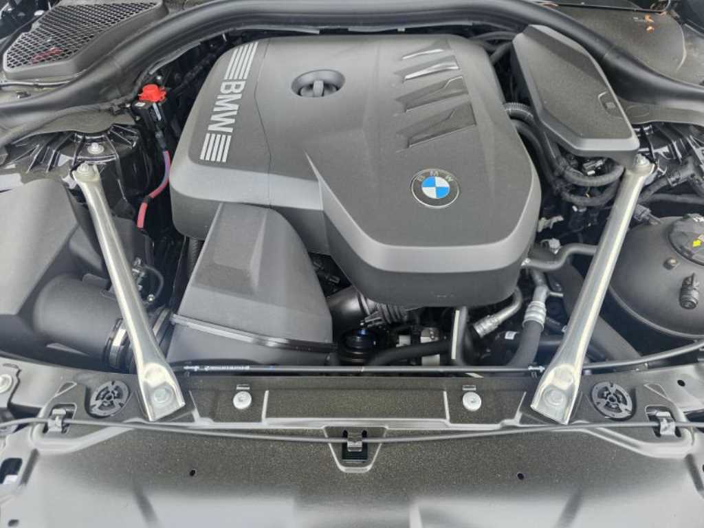 BMW 5-Series — photo 06