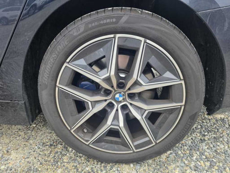BMW 5-Series — photo 08