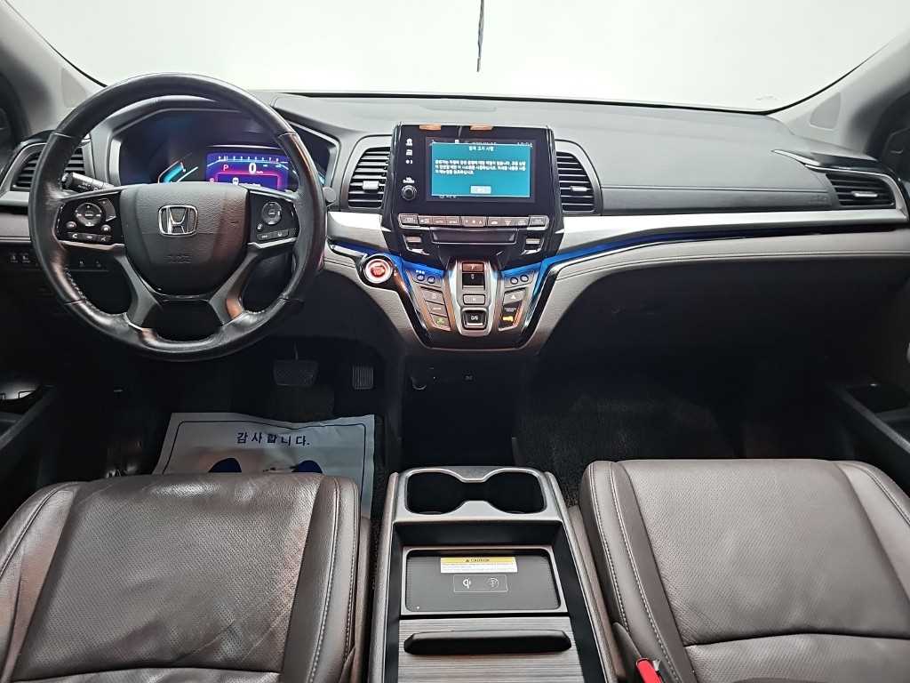 Honda Odyssey — photo 07