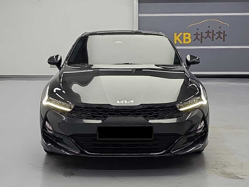 Kia K5 — photo 02