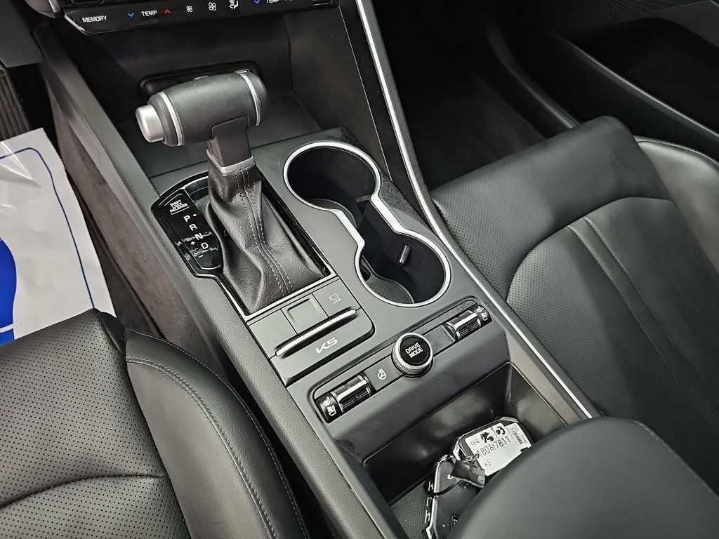 Kia K5 — photo 08