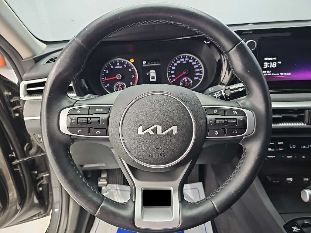 Kia K5 — photo 09