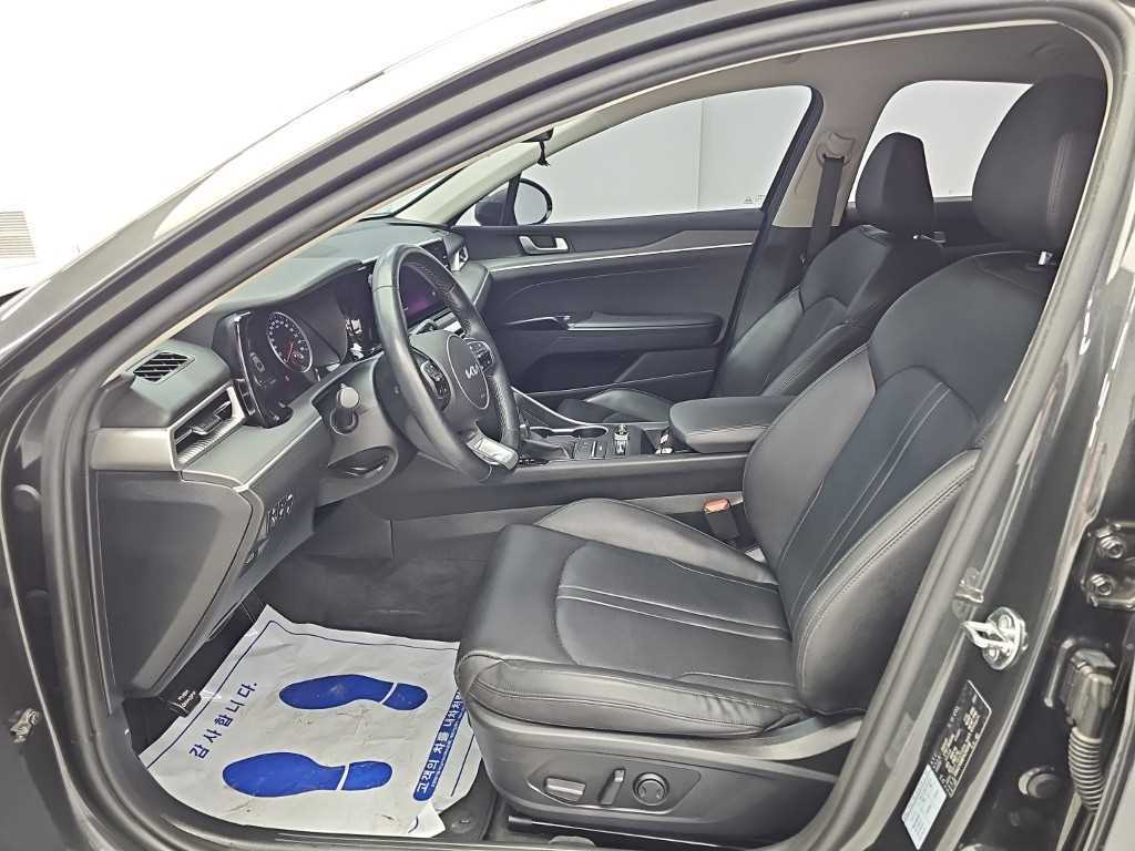 Kia K5 — photo 11