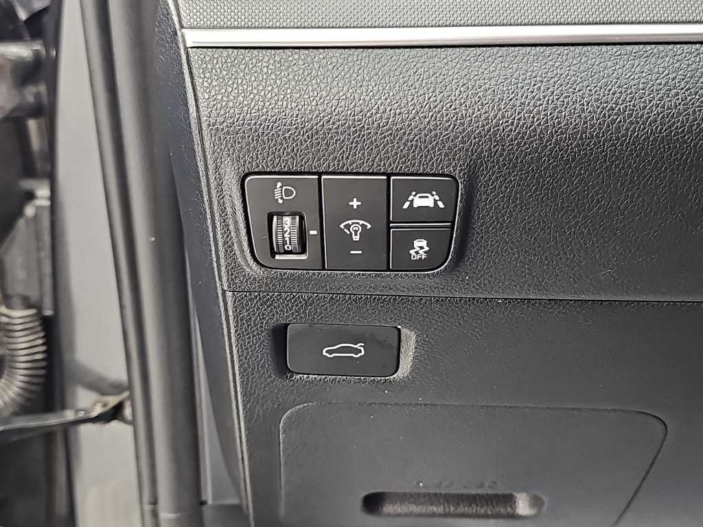 Kia K5 — photo 17