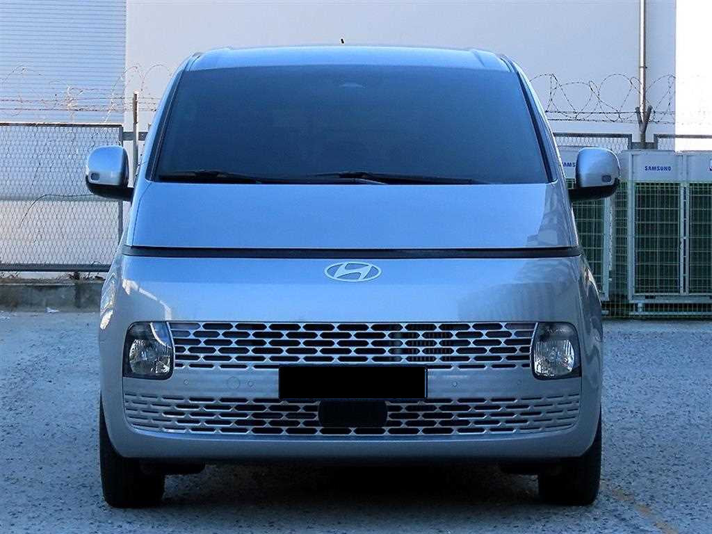 Hyundai Staria — photo 01
