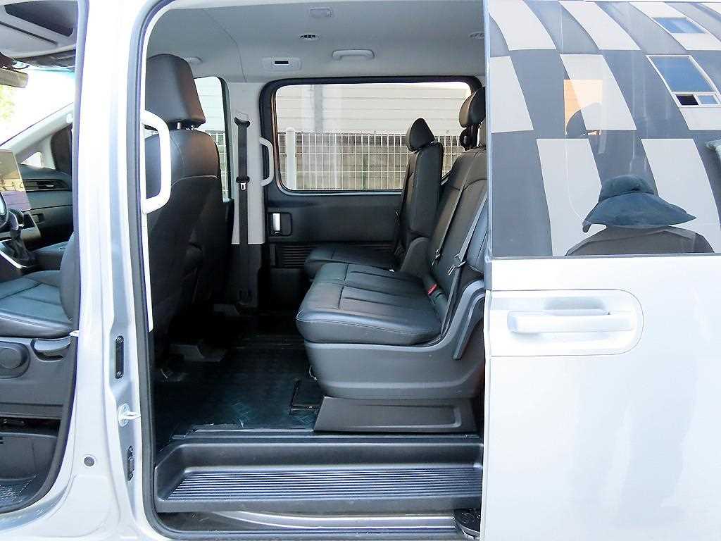 Hyundai Staria — photo 06