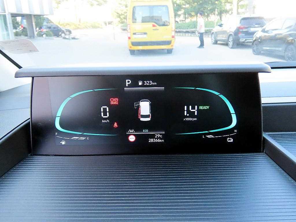 Hyundai Staria — photo 10