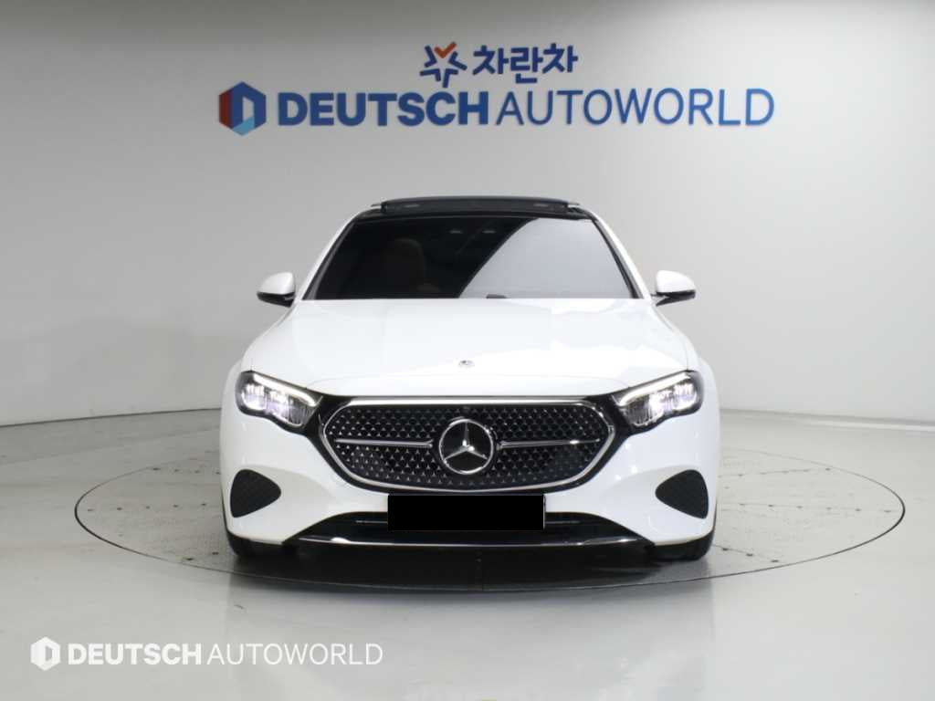 Mercedes-Benz E-Class — photo 03