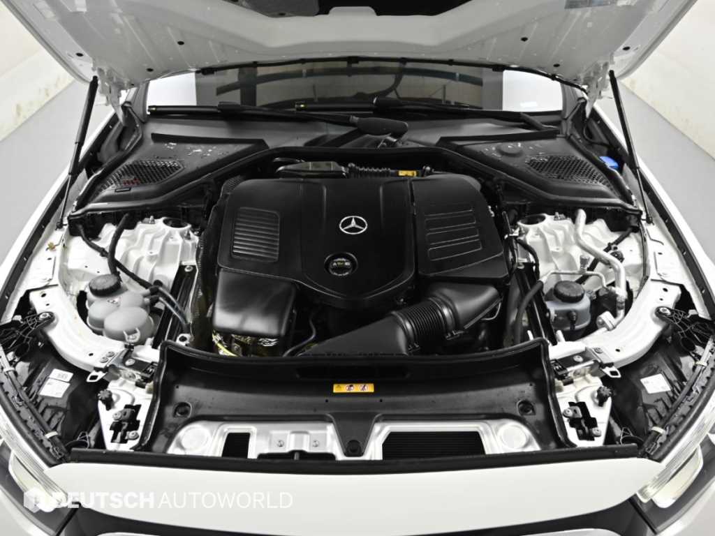 Mercedes-Benz E-Class — photo 06