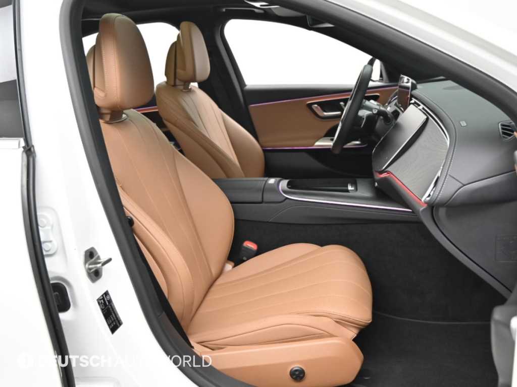 Mercedes-Benz E-Class — photo 10