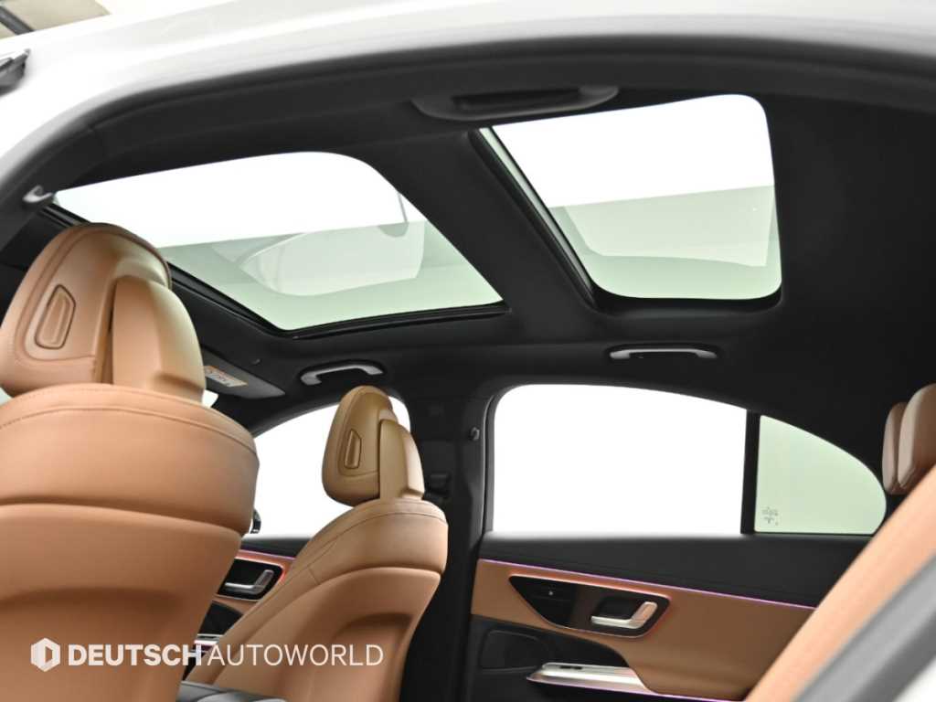 Mercedes-Benz E-Class — photo 18